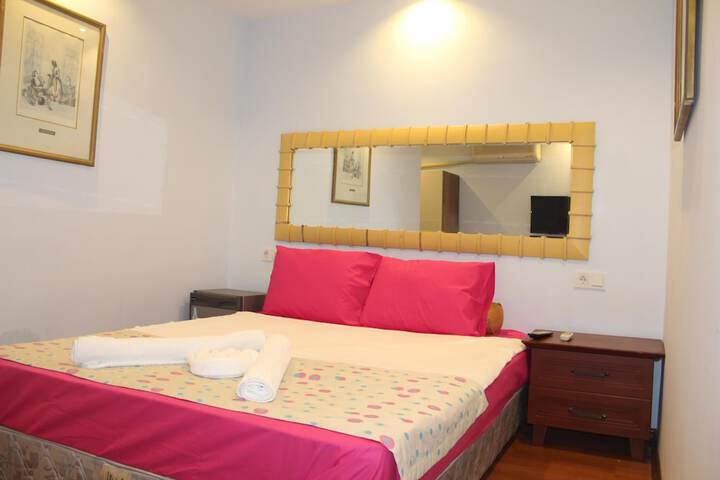 Room 4 of 14