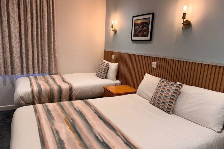 Room 4 of 21