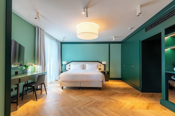 Room 17 of 88
