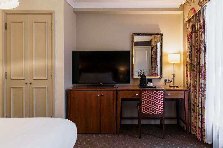Room 26 of 123
