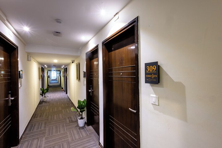 Ballroom/Hall 41 of 54