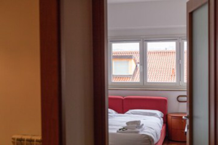 Room 20 of 32