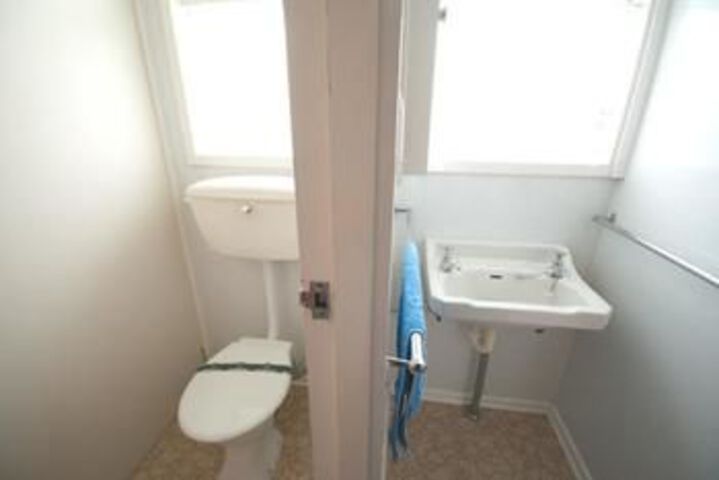 Room 2 of 31