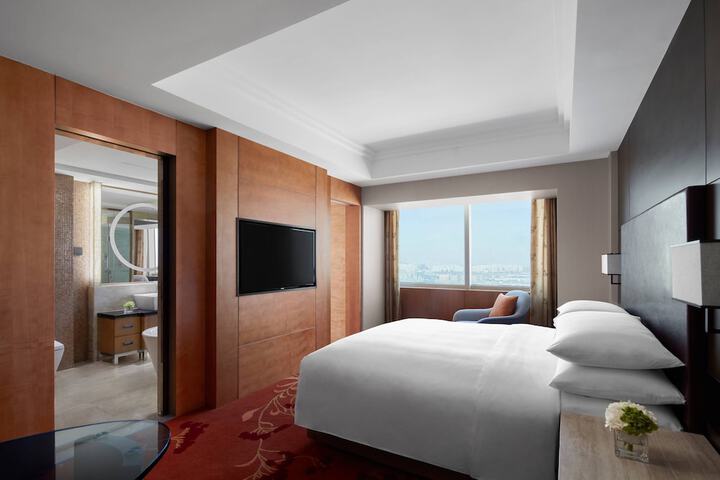 Room 21 of 72