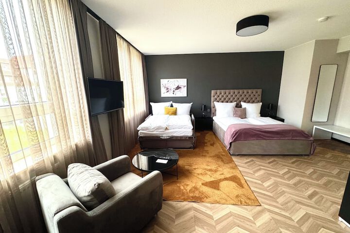 Room 17 of 35