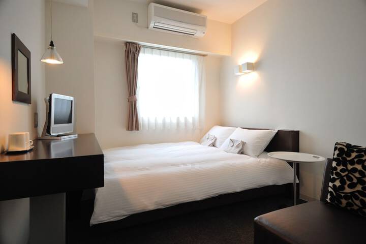 Room 10 of 52
