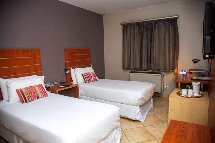 Room 18 of 38