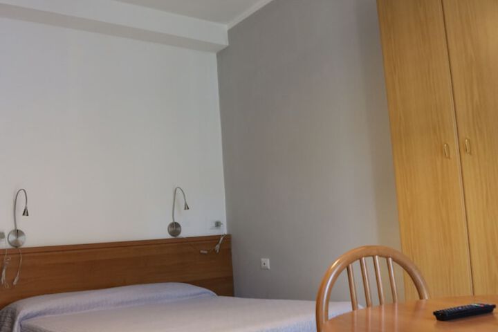 Room 15 of 90