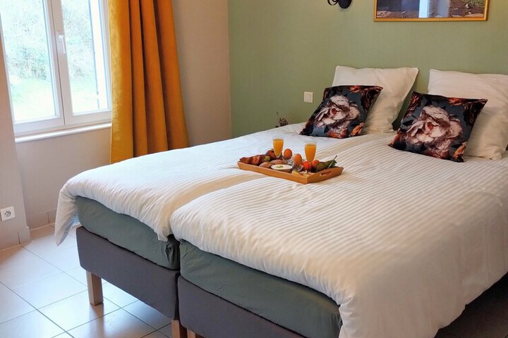 Room 5 of 23