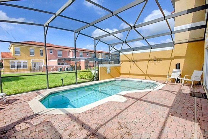 Pool 11 of 15