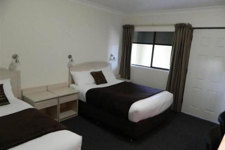 Room 17 of 43