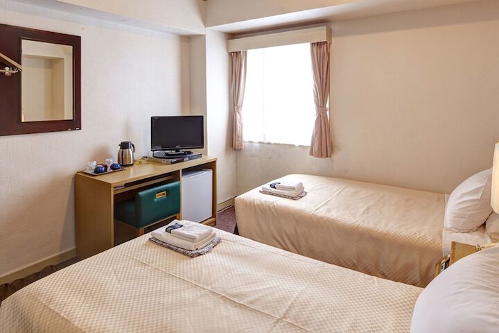 Room 7 of 48