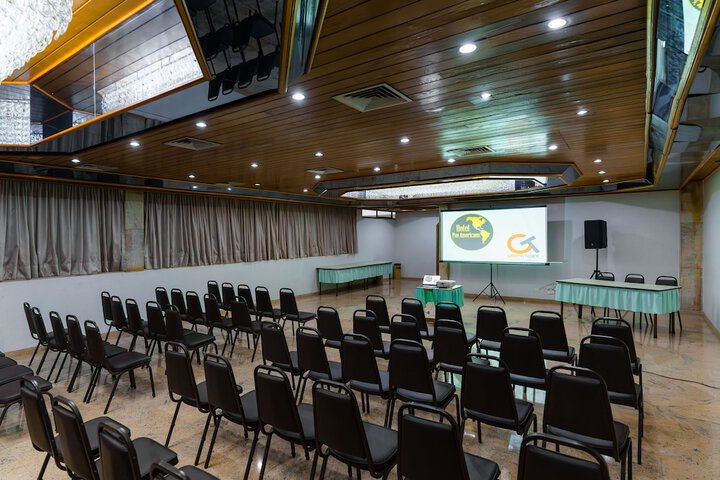 Ballroom/Hall 63 of 78