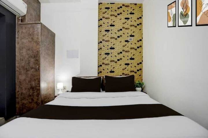Room 21 of 28