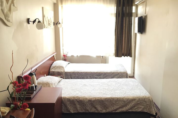 Room 9 of 36