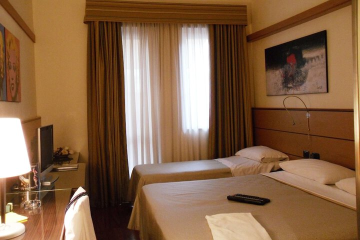 Room 27 of 67