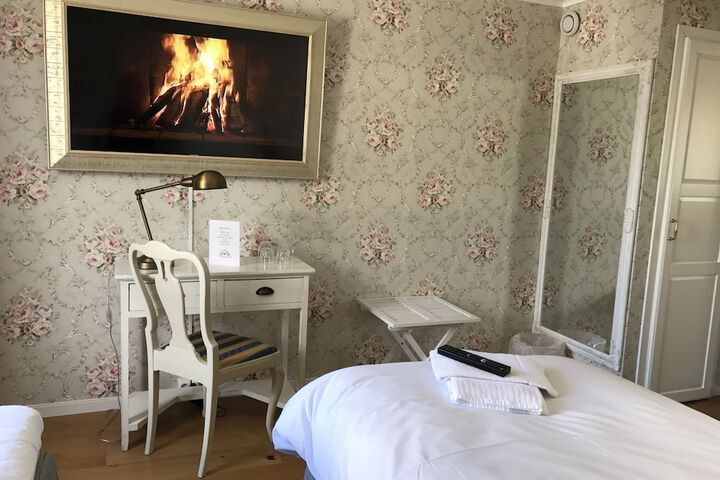 Room 6 of 38