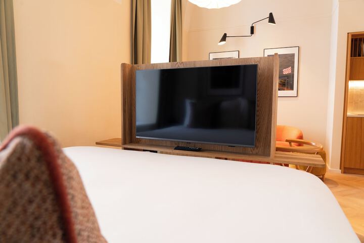 Room 7 of 72
