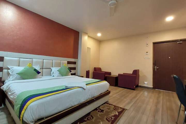 Room 5 of 18