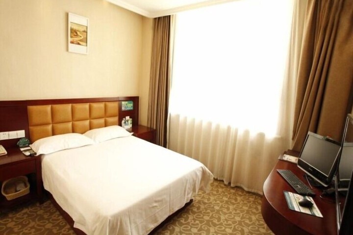 Room 13 of 66