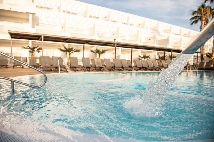 Pool 65 of 313