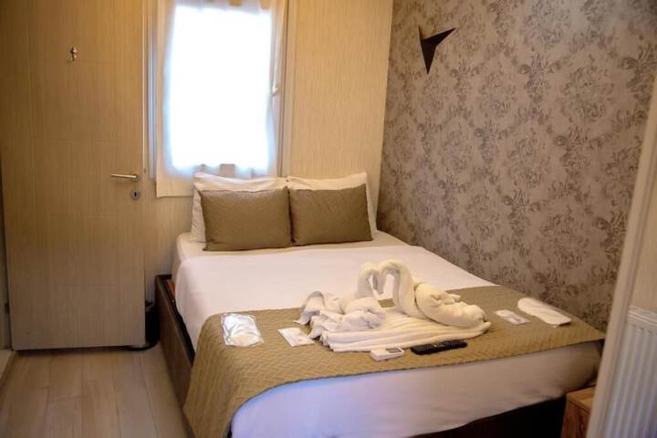 Room 4 of 44