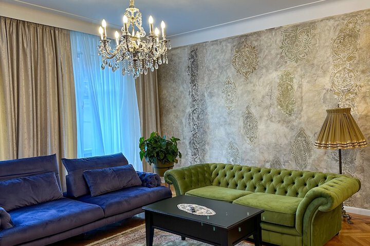 Room 7 of 22