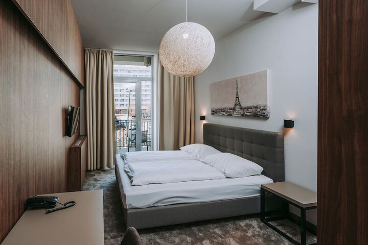 Room 14 of 129