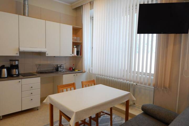 Room 6 of 86
