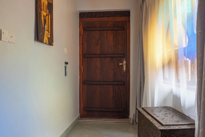 Room 48 of 143