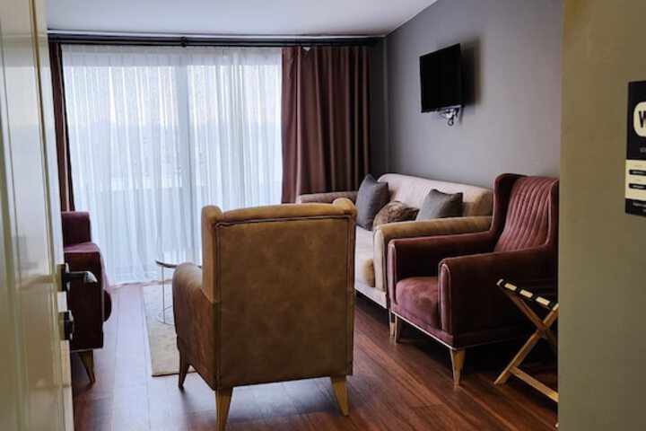 Room 11 of 73