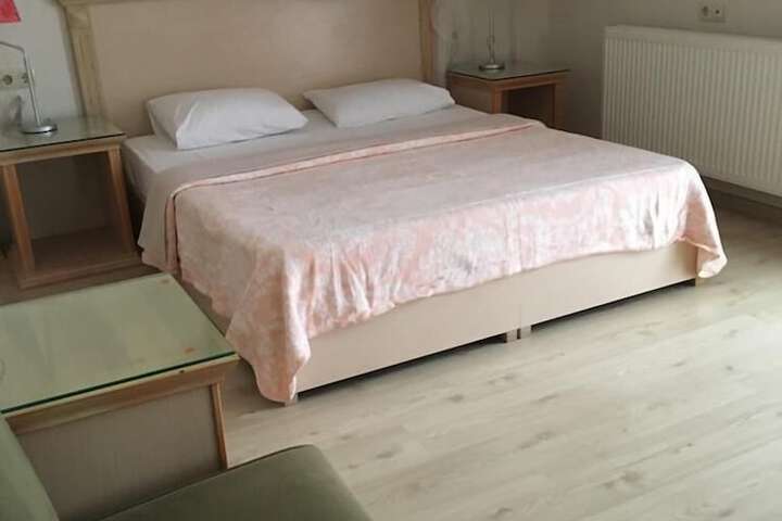 Room 20 of 96