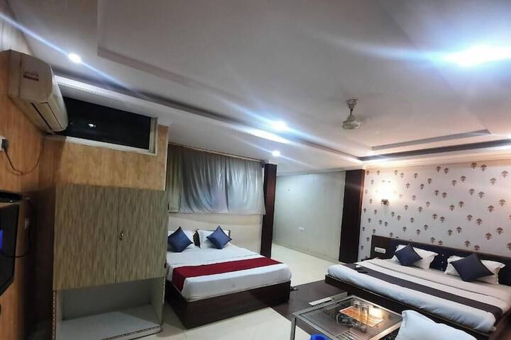 Room 3 of 8