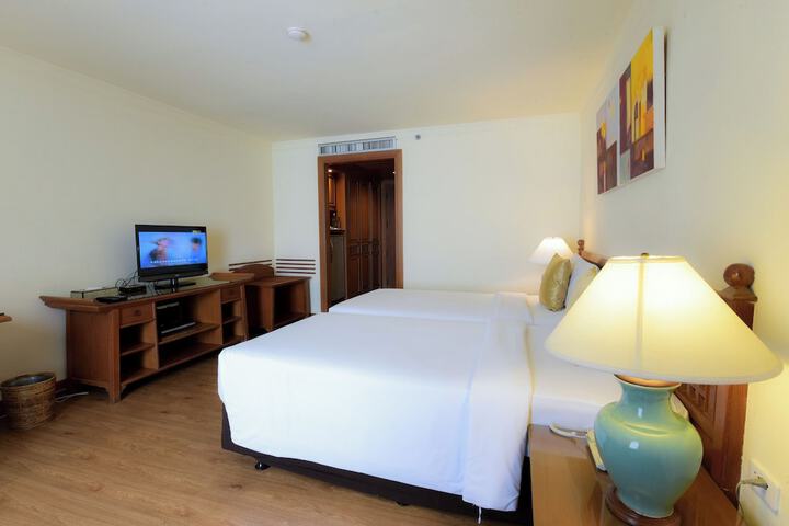Room 3 of 71