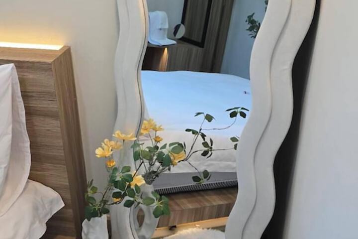 Room 7 of 26