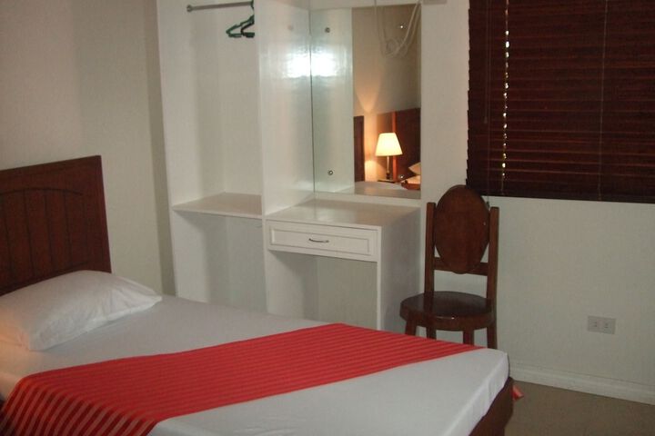 Room 11 of 36
