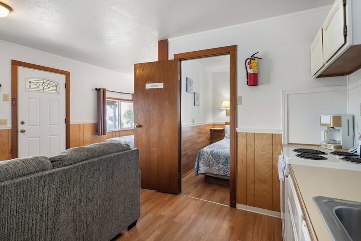 Room 73 of 128