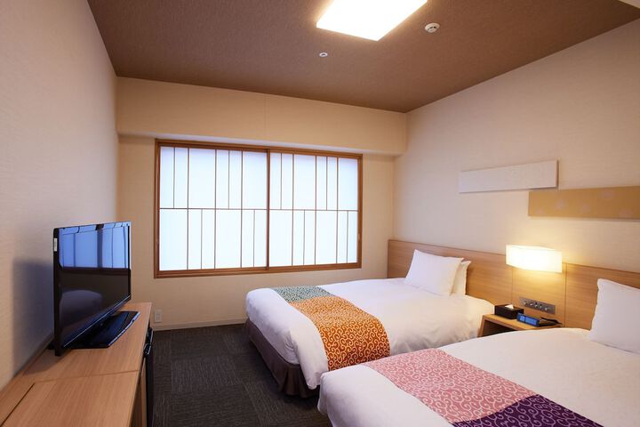 Room 13 of 137