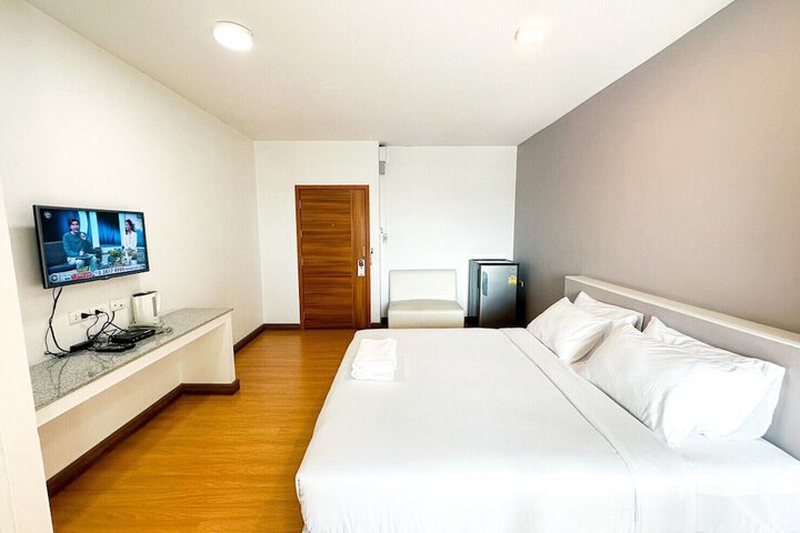 Room 8 of 25