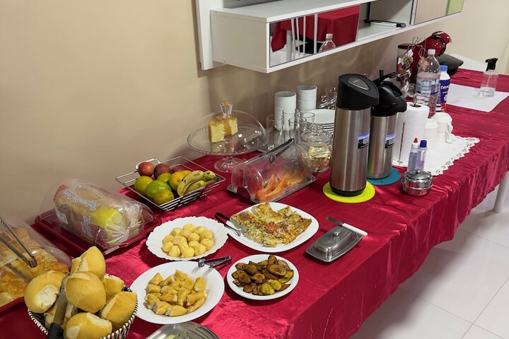 Breakfast/Coffee Service 65 of 76