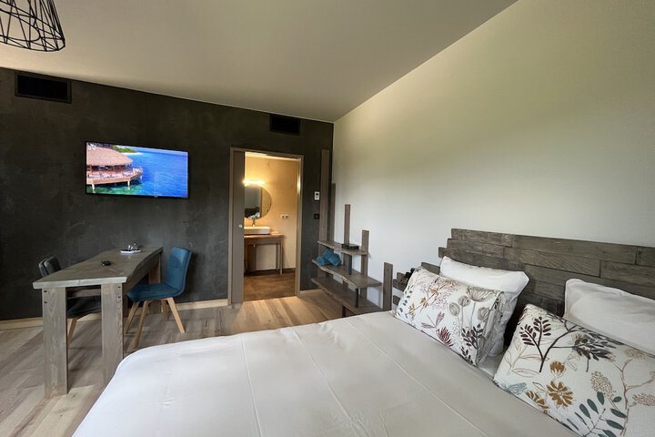Room 44 of 97