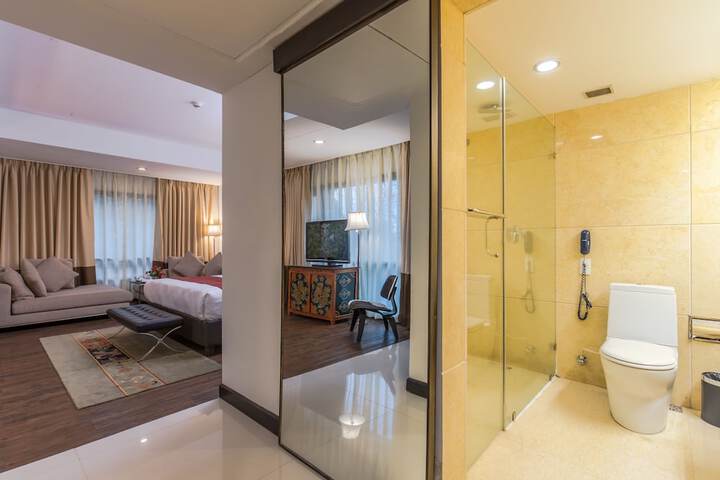 Room 11 of 50