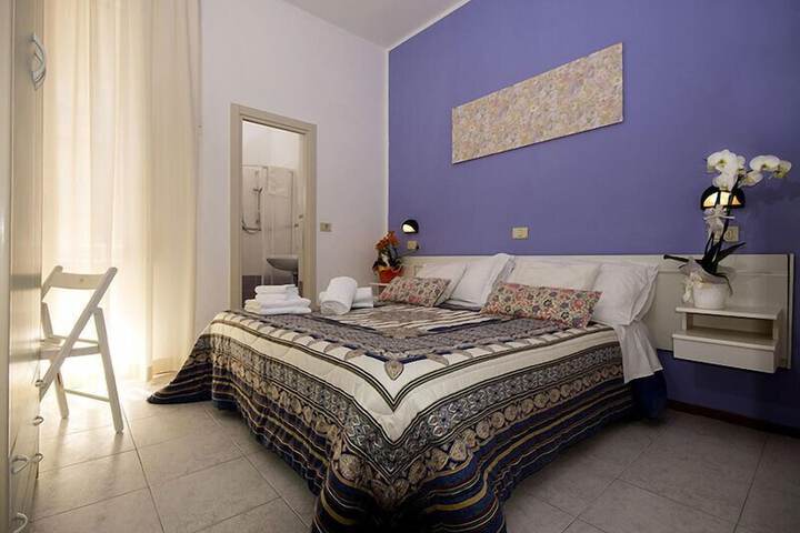 Room 16 of 34