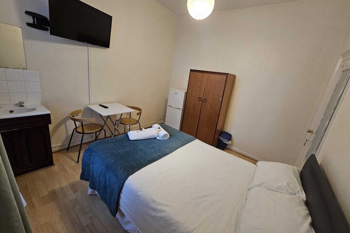 Room 60 of 64