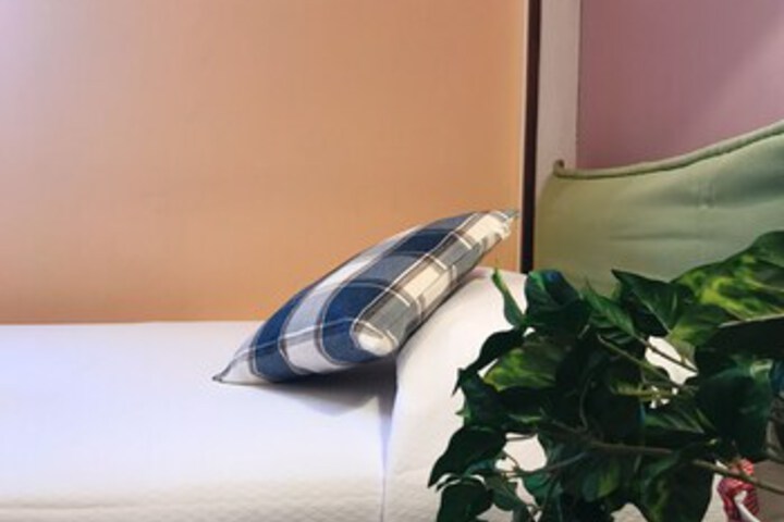 Room 8 of 11