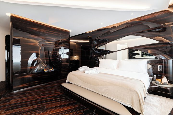 Room 42 of 105