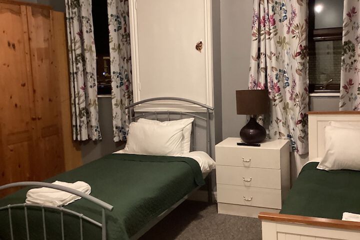 Room 2 of 6