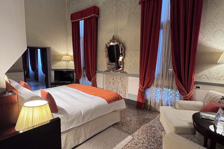 Room 192 of 290
