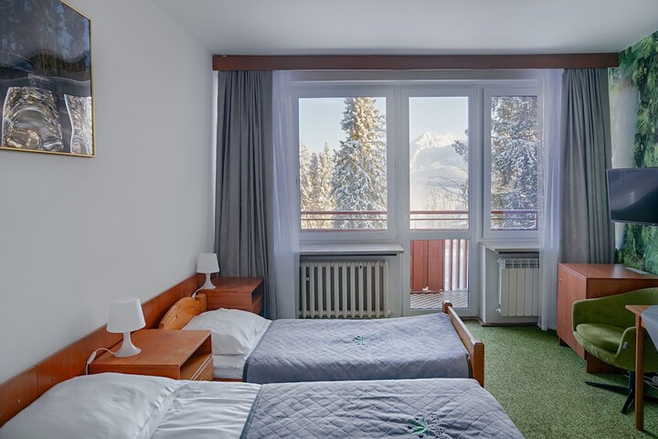 Room 33 of 86