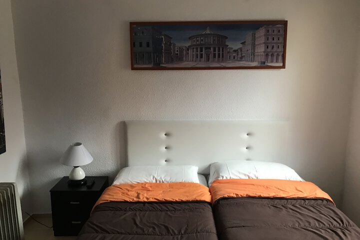 Room 2 of 20